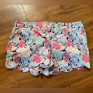 Crown & Ivy Floral Scalloped Shorts - Pink, Blue, Green